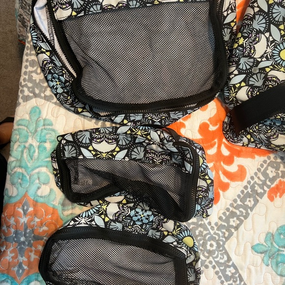 Vera Bradley duffel - Picture 7 of 7